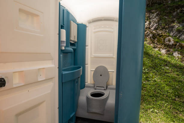 Best Porta potty rental near me  in Mannington, WV